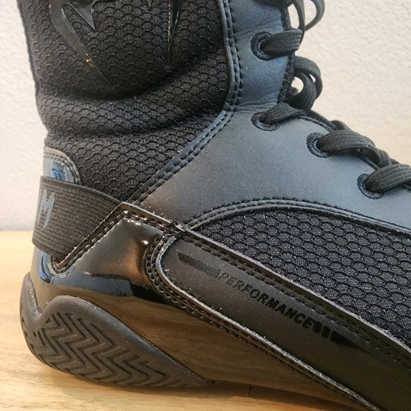 Venum Mens Elite Professional Boxing Shoes Sneakers Mid Cut Lace Up Black Size 6 - Picture 4 of 13